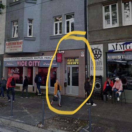 1St Plaza Apartment Bratislava Luaran gambar