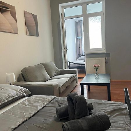 1St Plaza Apartment Bratislava Luaran gambar