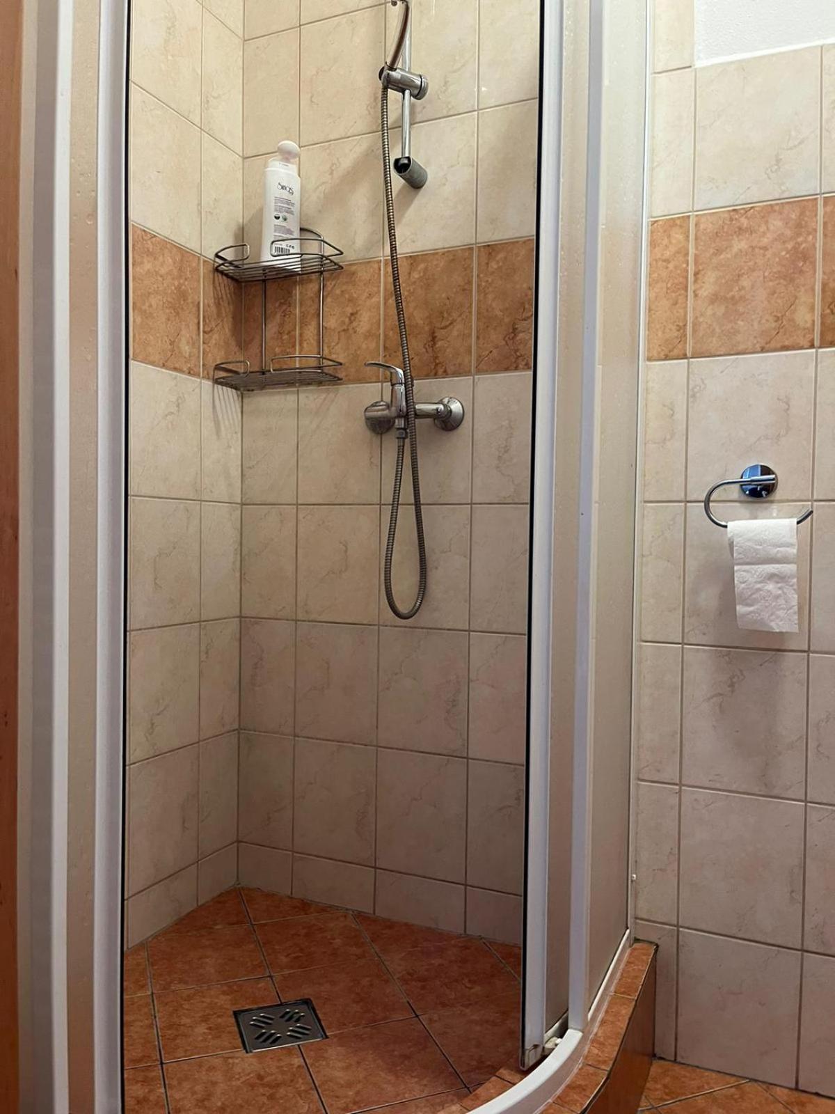 1St Plaza Apartment Bratislava Luaran gambar