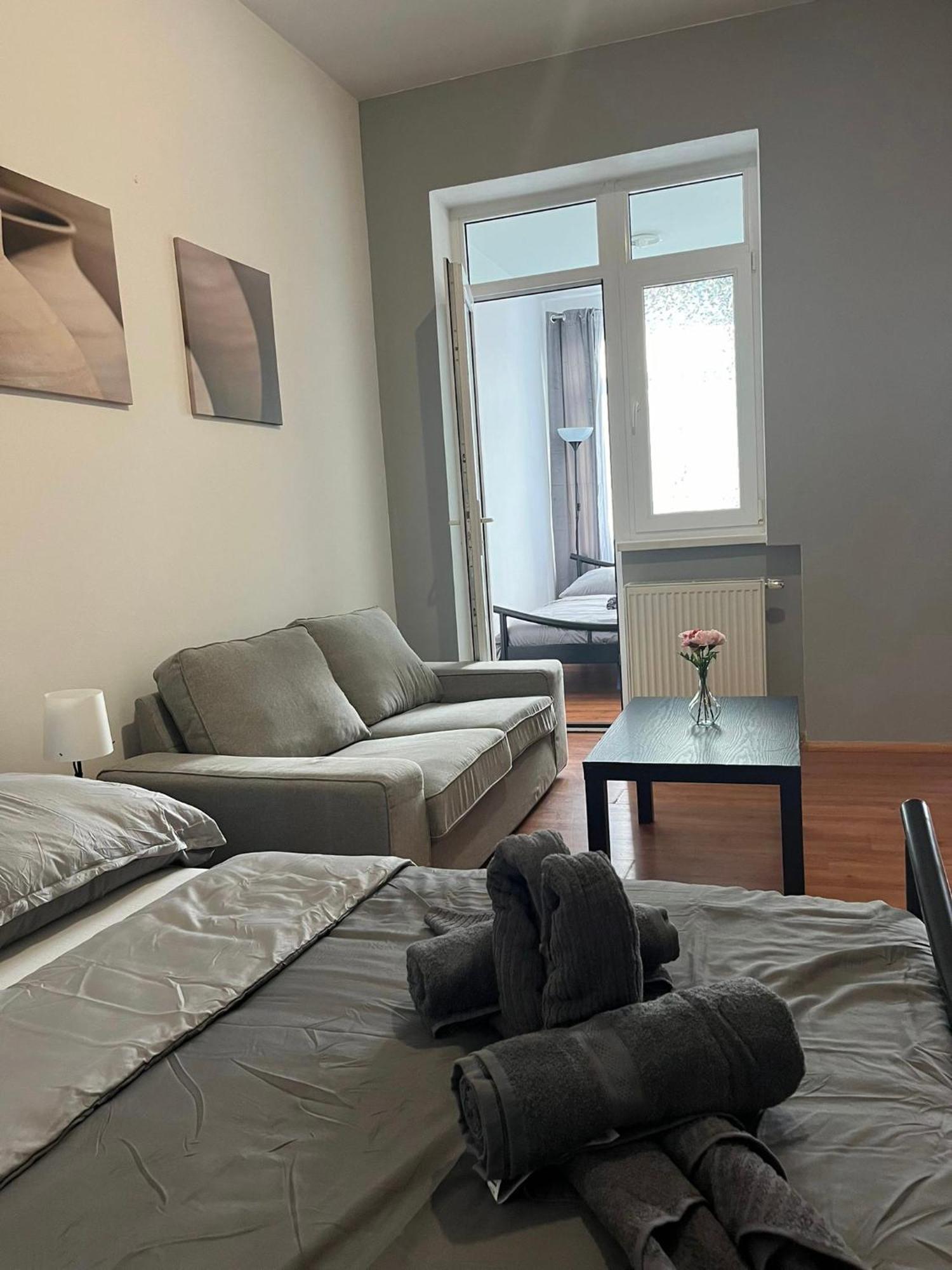 1St Plaza Apartment Bratislava Luaran gambar
